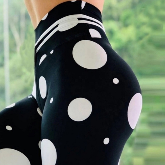 PolkaDot HighRise ScrunchBooty Lift Leggings - Picture 2 of 3